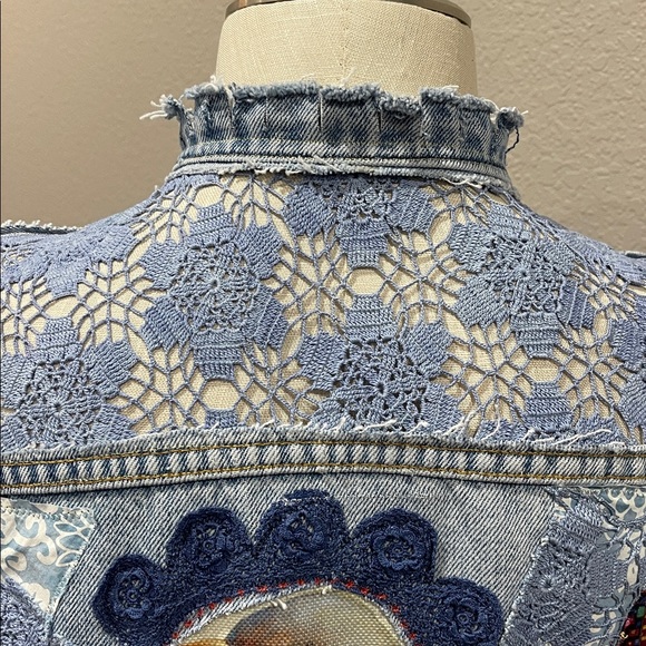 Upcycled Levi’s Denim Vest with Lace Inserts and bird motif - Picture 7 of 7